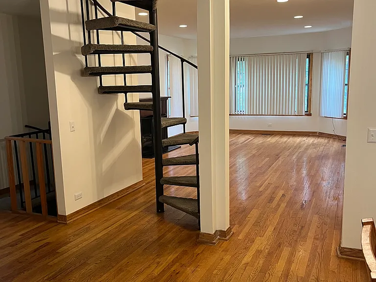8742 S Harper Ave #1 — Photo 1