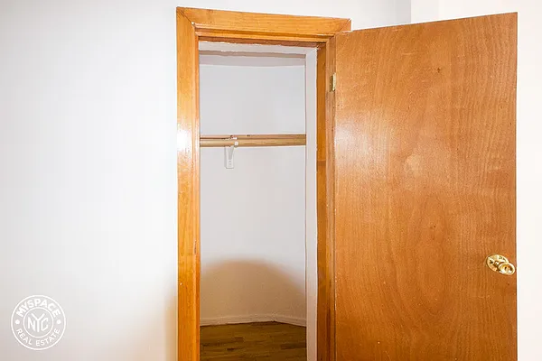 Rented by MySpaceNYC | media 20