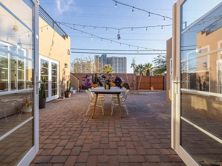 1801 N Dayton St — Photo 25