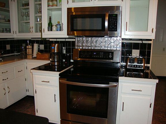 5th image of 875 Grove St