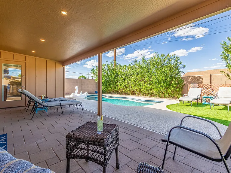 8208 E Weldon Ave — Photo 23