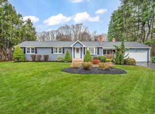 1 Walnut Tree Rd, Cromwell, CT 06416