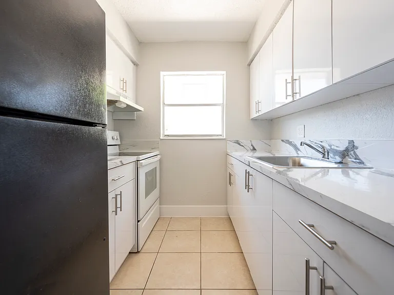 2123 Davie Blvd #211 — Photo 6
