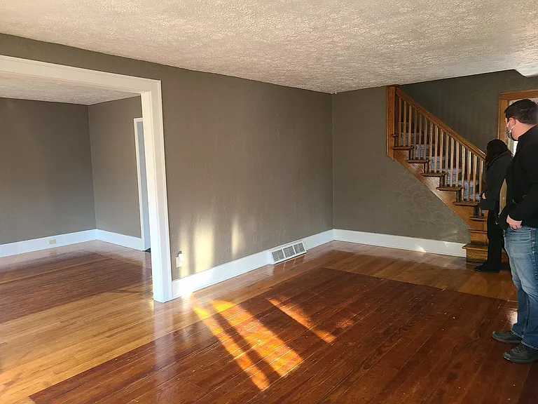 1121 Diamond Ave — Photo 2