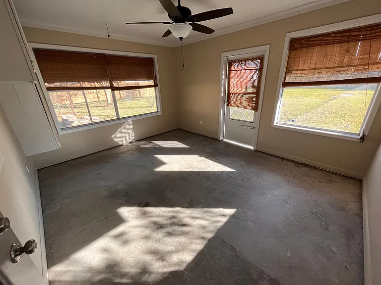 Closed in patio. Can be bedroom 4