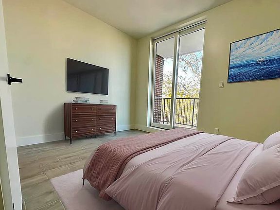 4th image of 931 New York Ave #4G