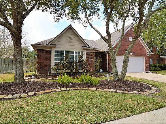 2nd image of 3904 Dogwood Dr