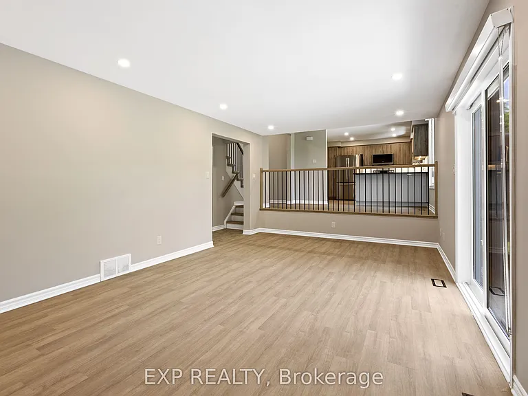 869 Maryland Ave — Photo 8