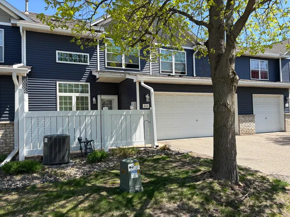 404 Hickory Ln N, Oakdale, MN 55128