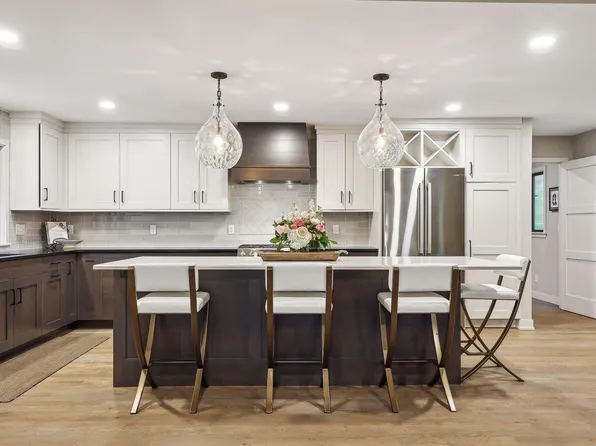 18225 Hermitage Way, Minnetonka, MN 55345