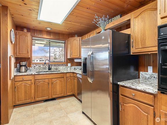 4th image of 8072 Skeena Way