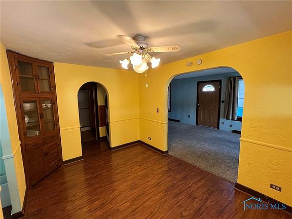 4th image of 210 Pearl St