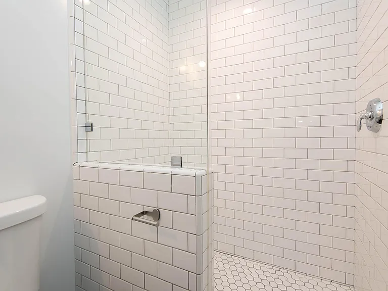 3933 Marathon St #104-B — Photo 18