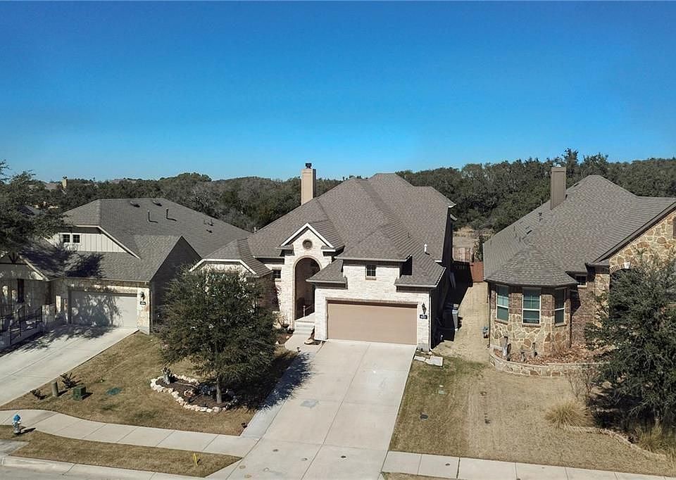 1st image of 601 Fair Oaks Dr