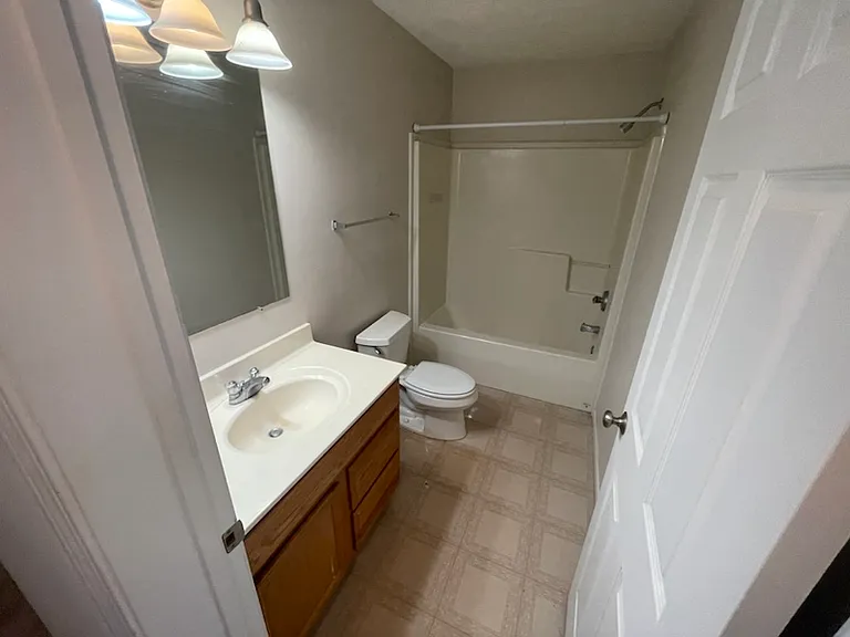 1636 Providence Blvd — Photo 4