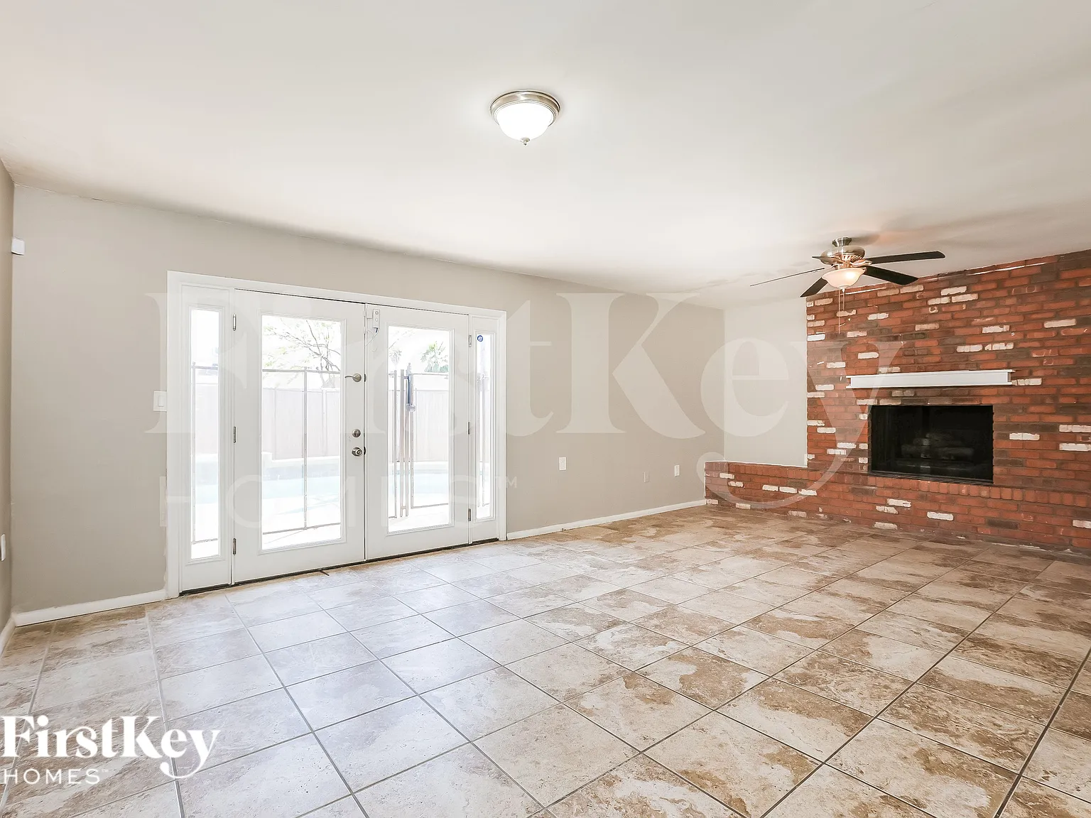 4 bed, 2.0 bath, 1732 sqft, $2,215 — Photo 3