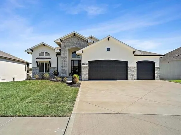1924 NE Catalina Ave, Lees Summit, MO 64064