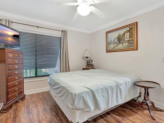 3rd image of 12 Ironwood Way N