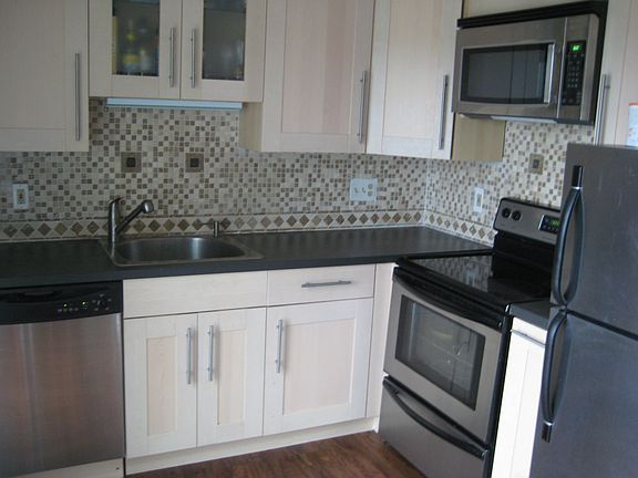 2nd image of 140 Quincy Ave Unit 20