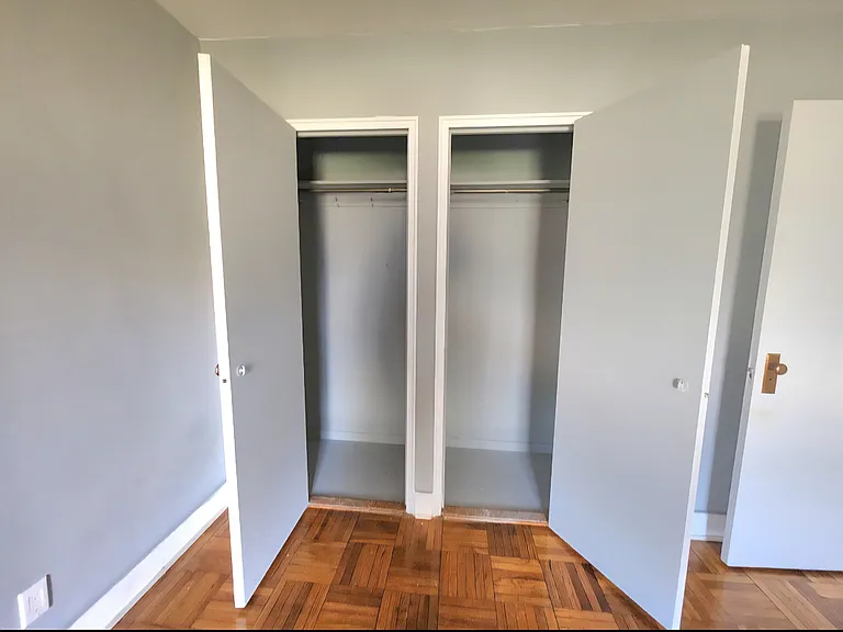 196-15 65th Cres #B — Photo 11