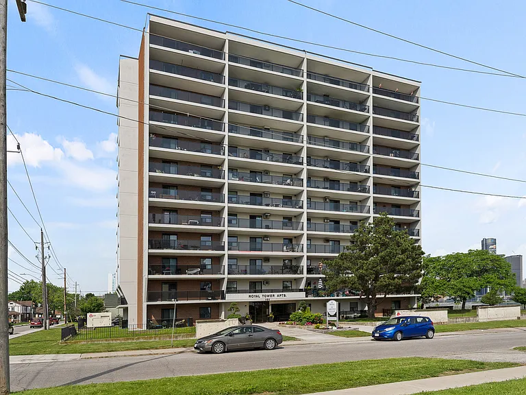 101 Langlois Ave — Photo 2