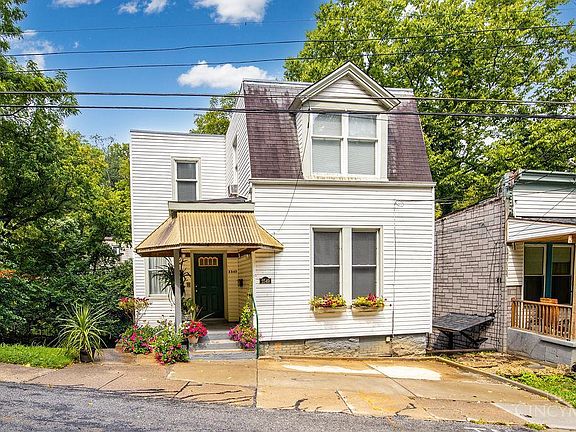 2nd image of 2549 Trevor Pl
