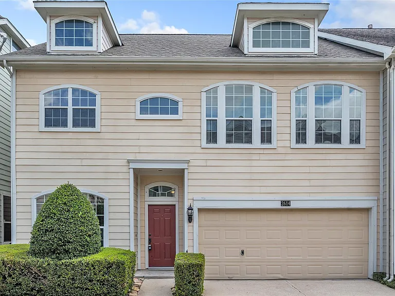 2614 Shady Acres Ct — Photo 2