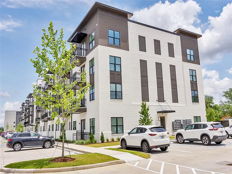 Dawson Park Apartments — Photo 36