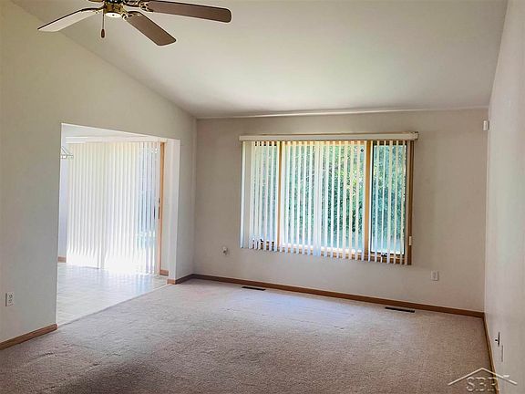 4th image of 3132-3134 Silverwood Dr