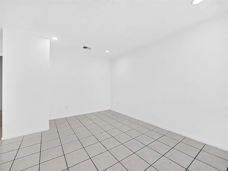 11239 Carvel Ln — Photo 10