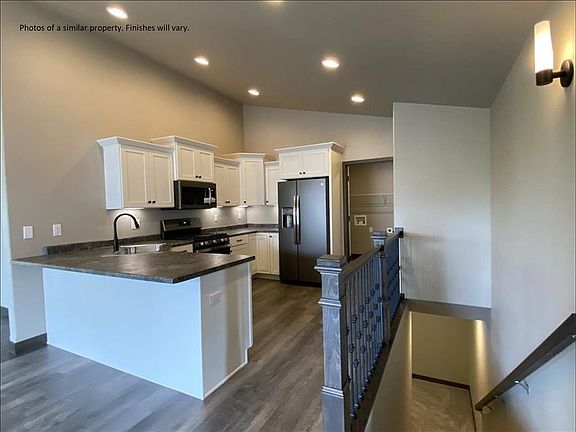 2nd image of 704 Creekside Dr