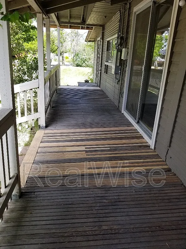 1 bed, 1.0 bath, 1000 sqft, $1,195 — Photo 2