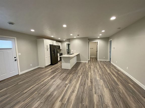 2nd image of 2912 Sportsmans Dr #A