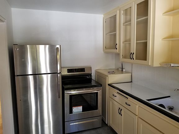 3rd image of 433 E Olmos Dr APT A