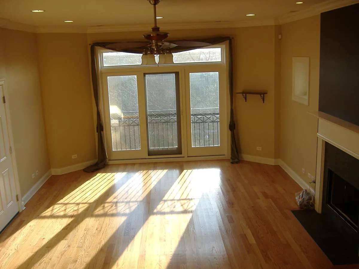6030 N Damen Ave APT 3N photo 1