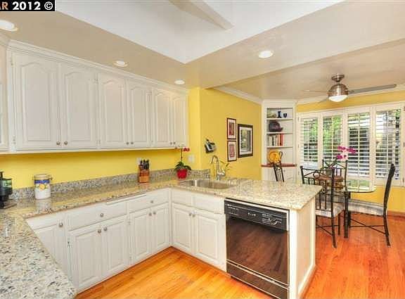 3rd image of 5590 Blackbird Dr