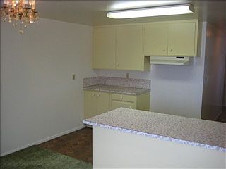 4th image of 124 Paysee St