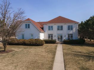 7 Milton Ln, Bloomington, IL 61704