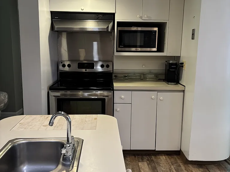 20 Godman Rd — Photo 11