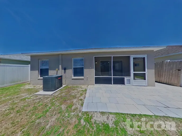 11749 Lynmoor Dr — Photo 15