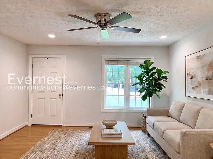 3 bed, 2.0 bath, 1196 sqft, $2,295 — Photo 3