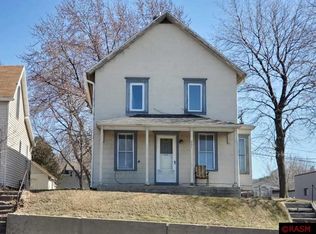 921 N Riverfront Dr, Mankato, MN 56001
