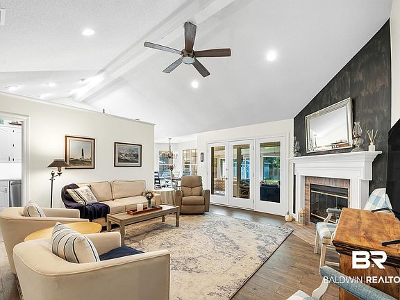 5th image of 20835 Lowry Dr