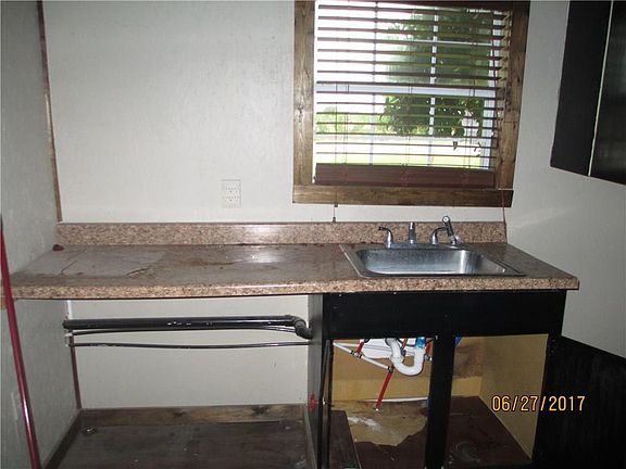 4th image of 742 Fm 1750