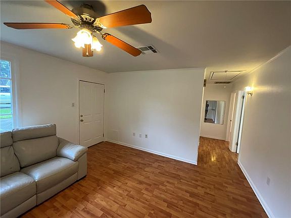 2nd image of 809 Tyler Ave