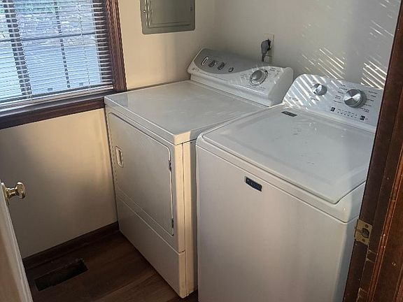 5th image of 105 Columbus Pl APT 1