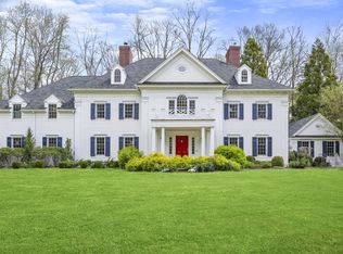 18 Hedgerow Ln, Greenwich, CT 06831