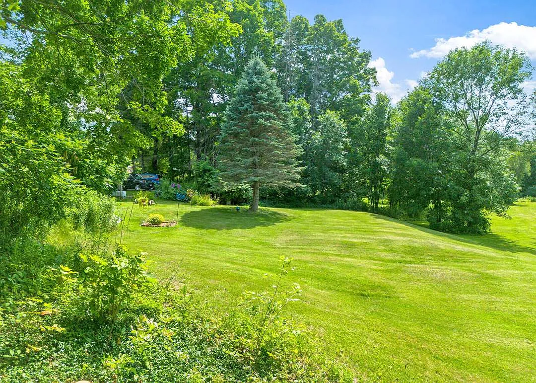 2 bed, $1,275 — Photo 2
