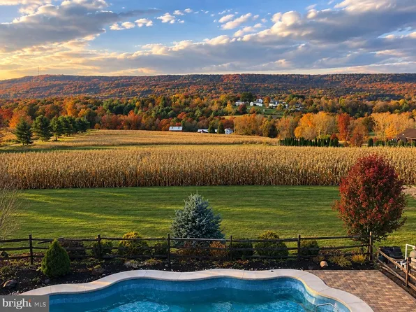336 E County Rd, Drums, PA 18222