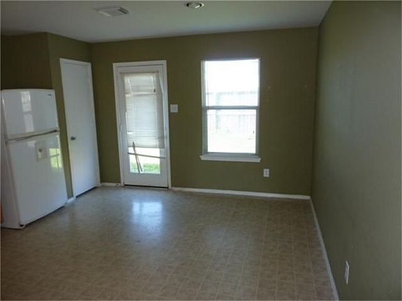 5th image of 8430 Village Hollow Ln